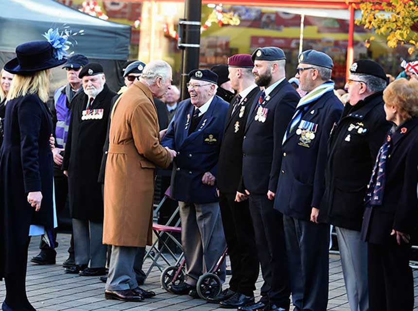 His Majesty The King Visits Luton AFVBC Members